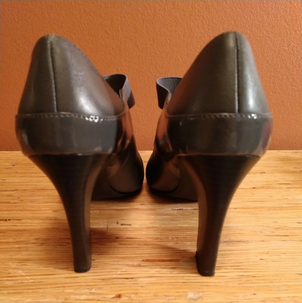 Simply Vera Gray Patent and Leather Mary Janes - Image 5