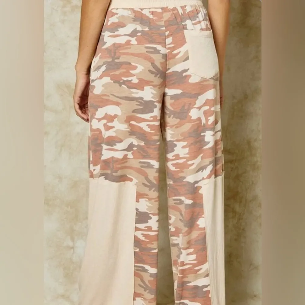 NWOT Rust Camo Lounge Pants Wide Leg Size L - Image 4