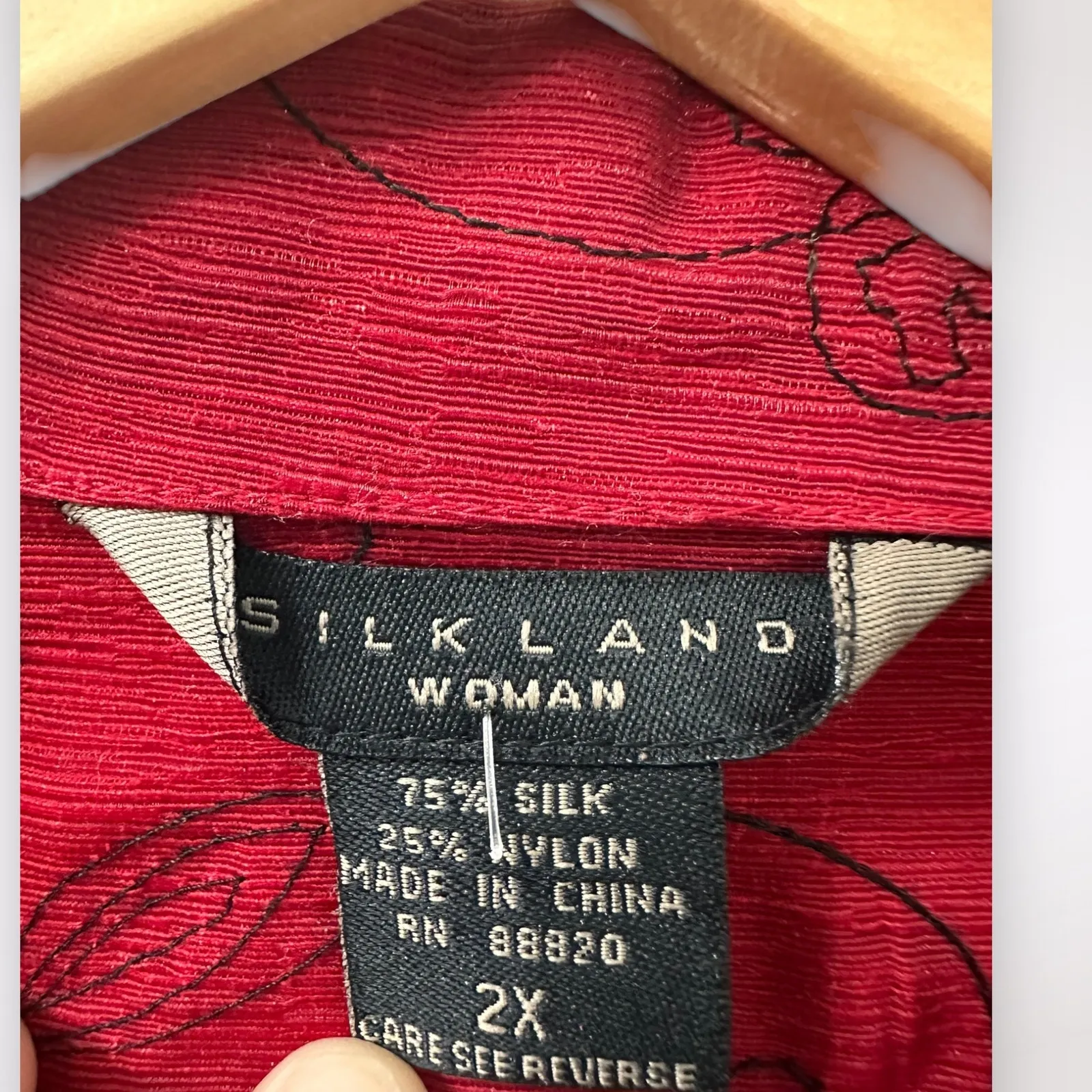 Silk Land 2X Red Top Plus Whimsygoth Floral Grandma Funky Embroidered Vamp Retro - Image 7