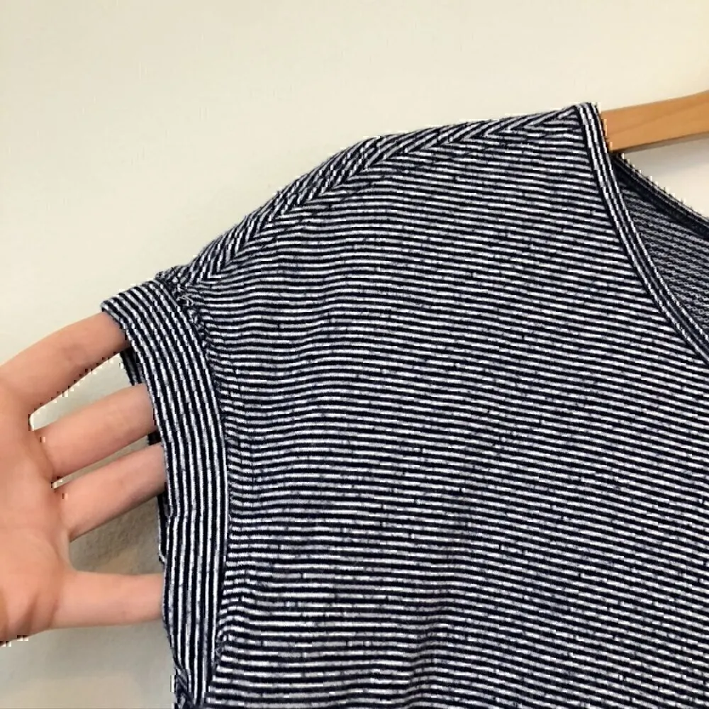 CALVIN KLEIN PERFORMANCE Navy Blue White Short Cap Sleeve Cutout Back Tee Small - Image 6