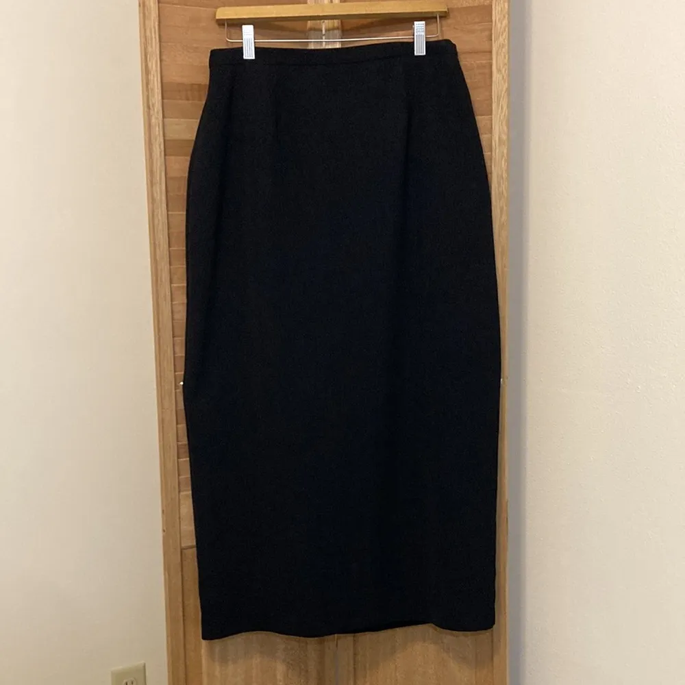 Womens size 14P Villager long black pencil skirt womens 14 Petite lined NWT - Image 2