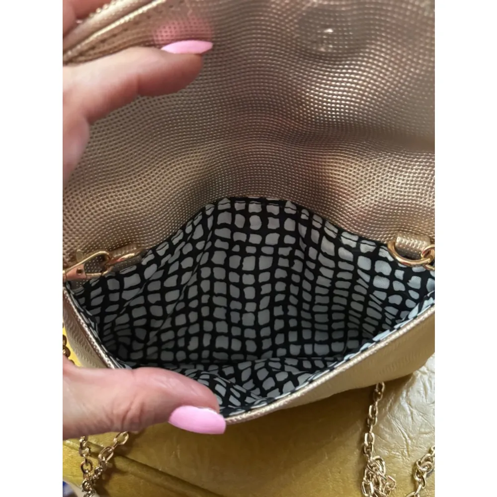 Women's Urban Expressions Gold Clutch Smallest - Image 5