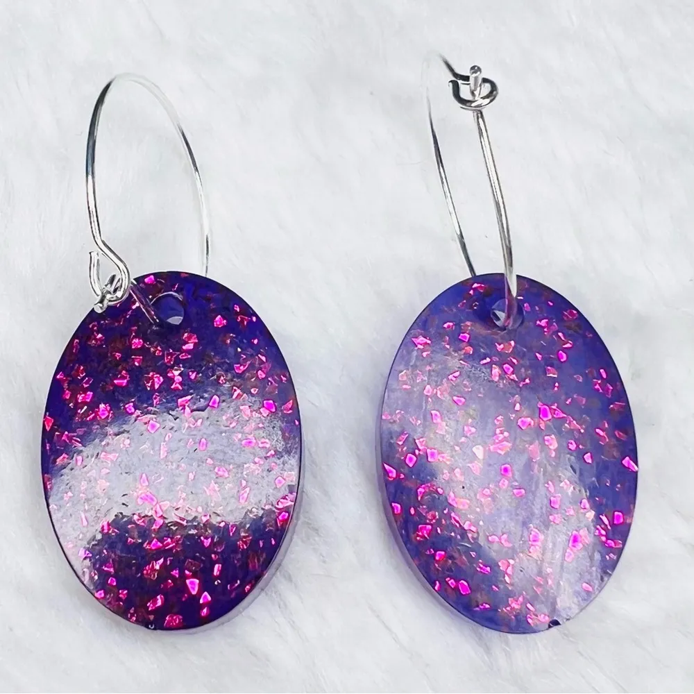 Sparkling Purple Glitter Resin Oval Pendant Hoop Earrings - Image 2
