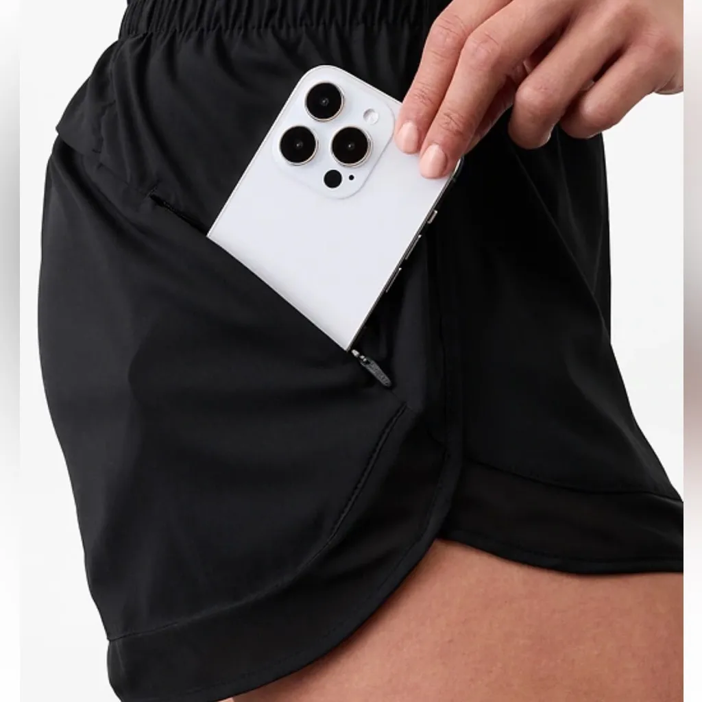 Athleta Mesh Racer Run 4” Shorts Size XL - Image 4