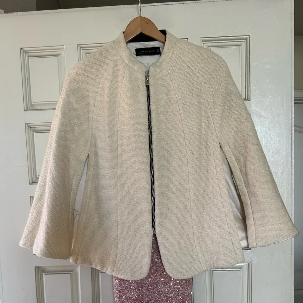 Zara cream colored cape size medium - Image 9
