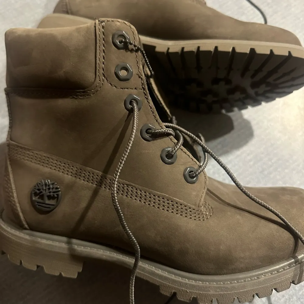 Women's Premium 50th Anniversary Edition 6-Inch Waterproof 7.5 - Image 4