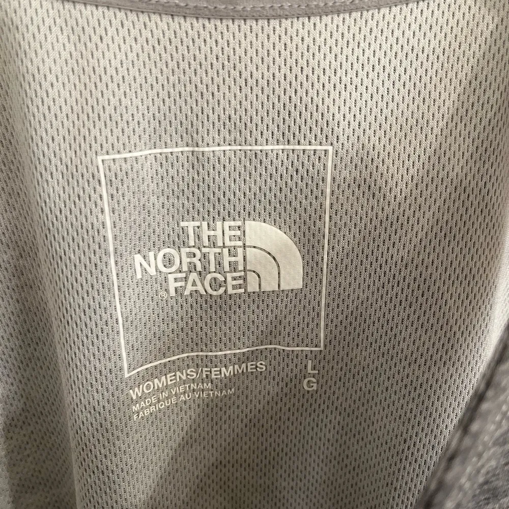 The North Face Women's Vyrtue Tank Grey Large - Image 7