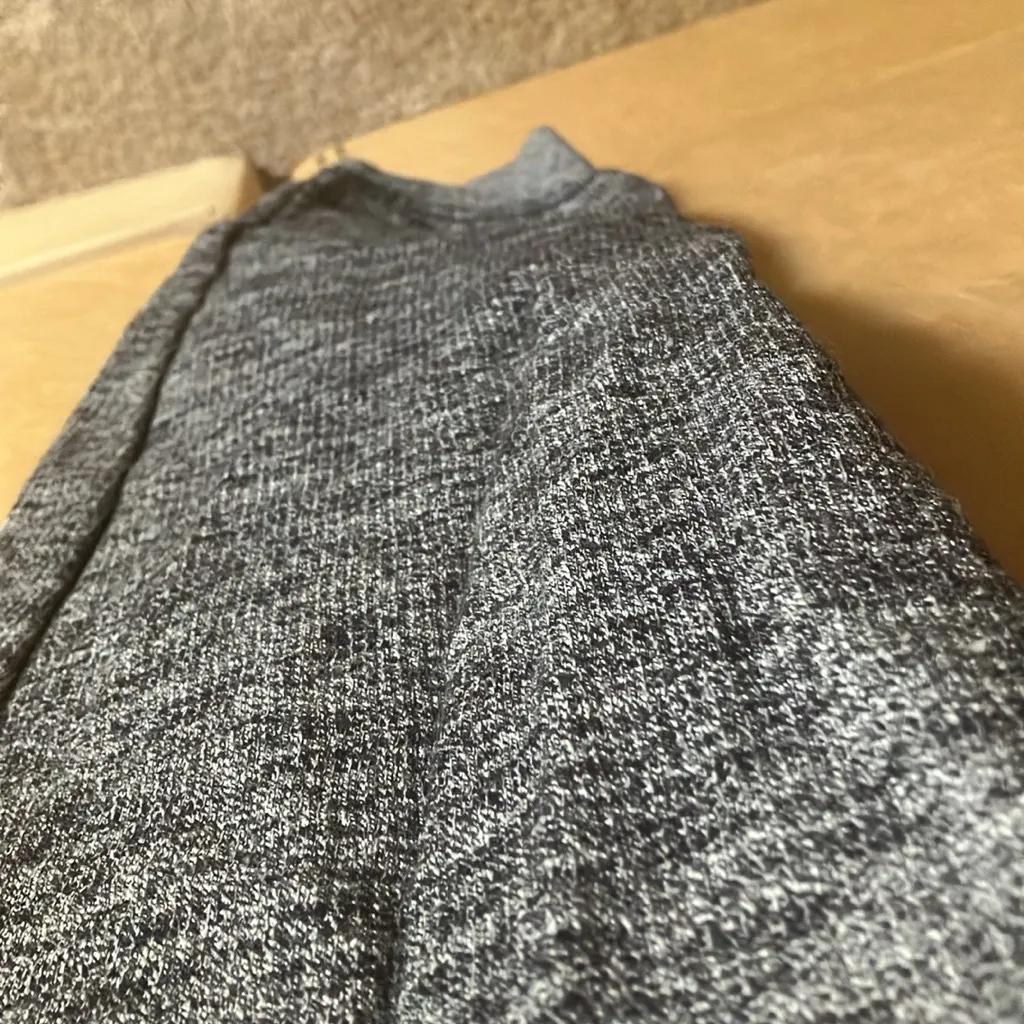 Old Navy FINAL MARKDOWN  joggers medium - Image 2