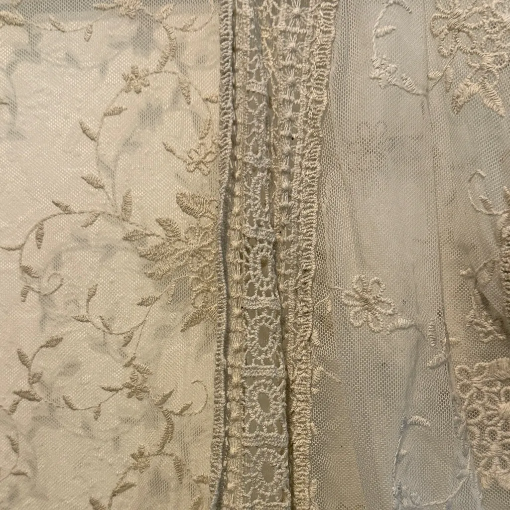 Maurices Ivory Sheer Lace Open Front Cropped Kimono Cardigan size M - Image 3