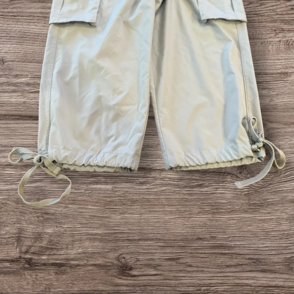 SOOTHFEEL Cargo Jogger Pants Light Gray Zip Pockets Drawcord Hem S - Image 4