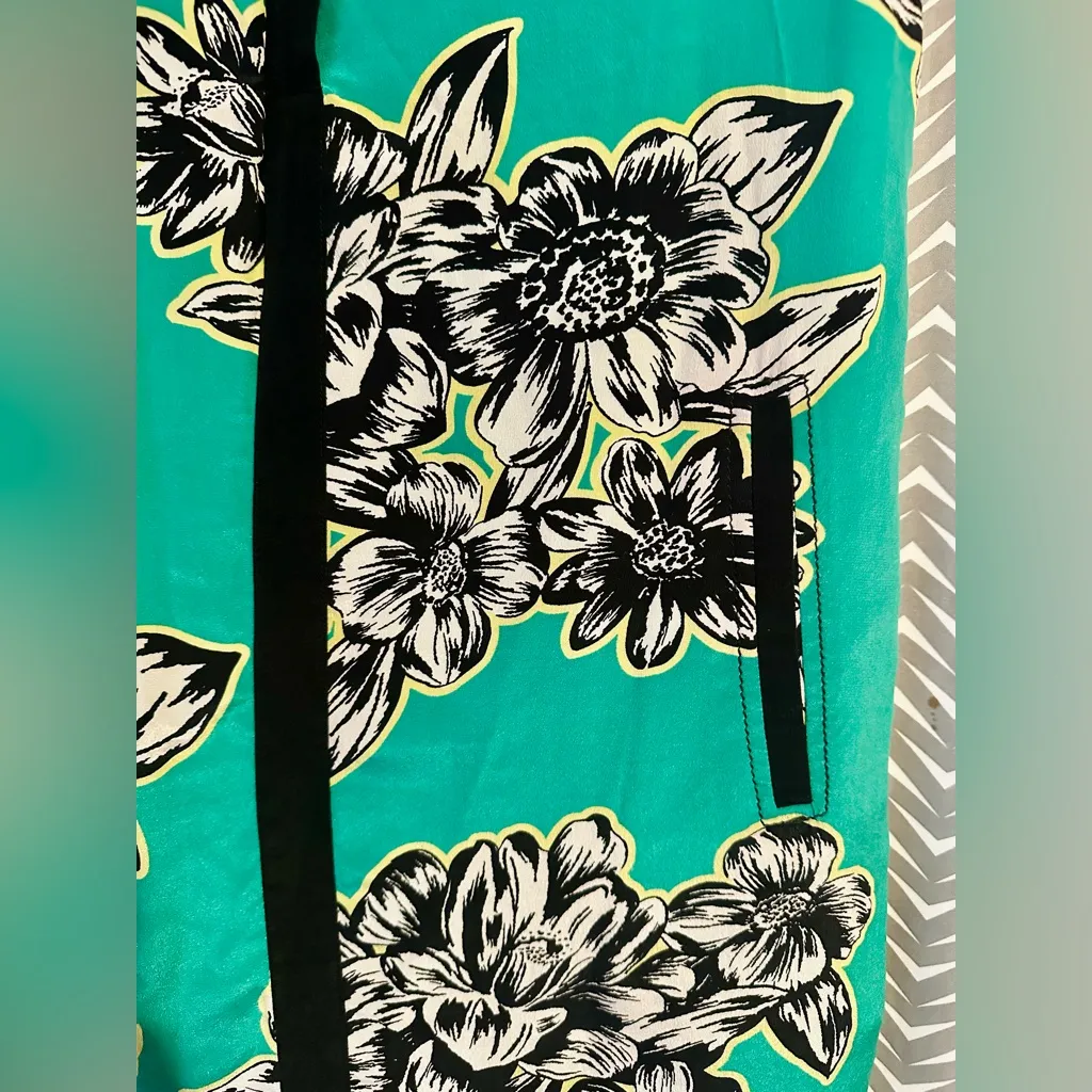 Anthropologie / Maeve | Ayame Floral Print Silk Dress, size 6 - Image 4