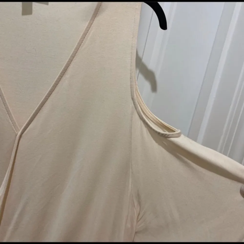 She + Sky Cold Shoulder Top Size S - Image 4