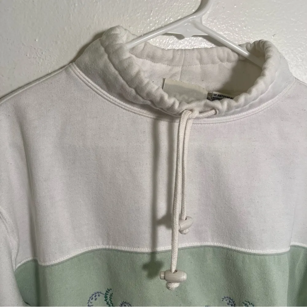 Vintage Lee Sport Sweatshirt White Green Embroidered Floral M - Image 6