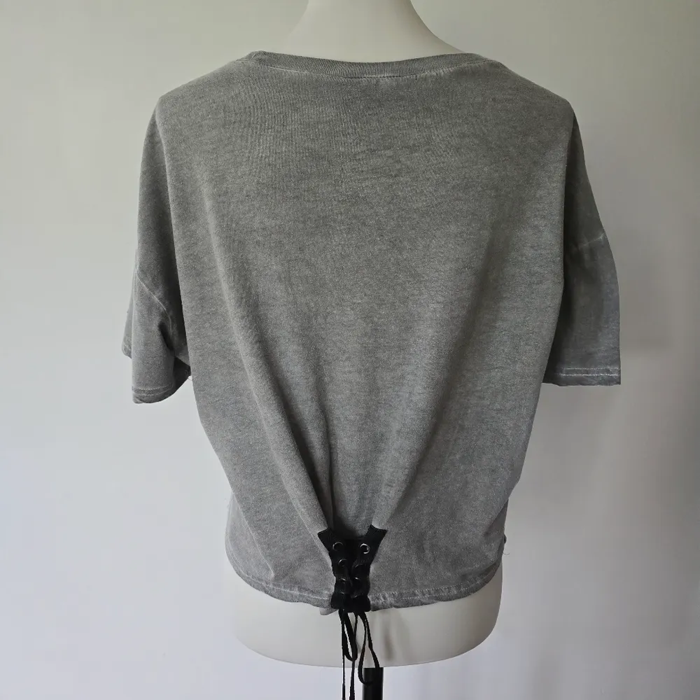 Fantastic Beasts: The Crimes Of Grindelwald Gray Lace-Back Crop Top Size Medium - Image 6