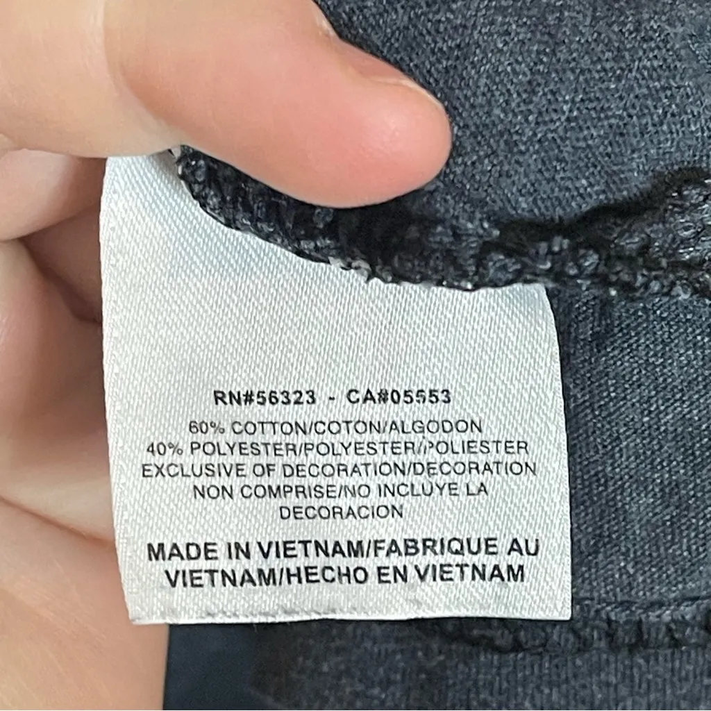 Nike Iowa Hawkeyes Woman’s Vneck Grey Lightweight Casual Tee Size XL - Image 4