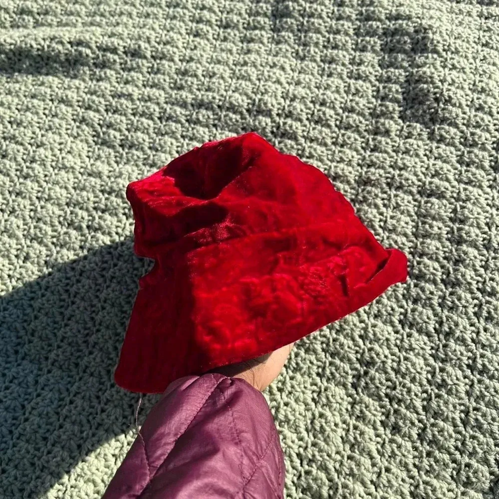 Gap bright red velour bucket hat
Tagged a M/L - Image 3