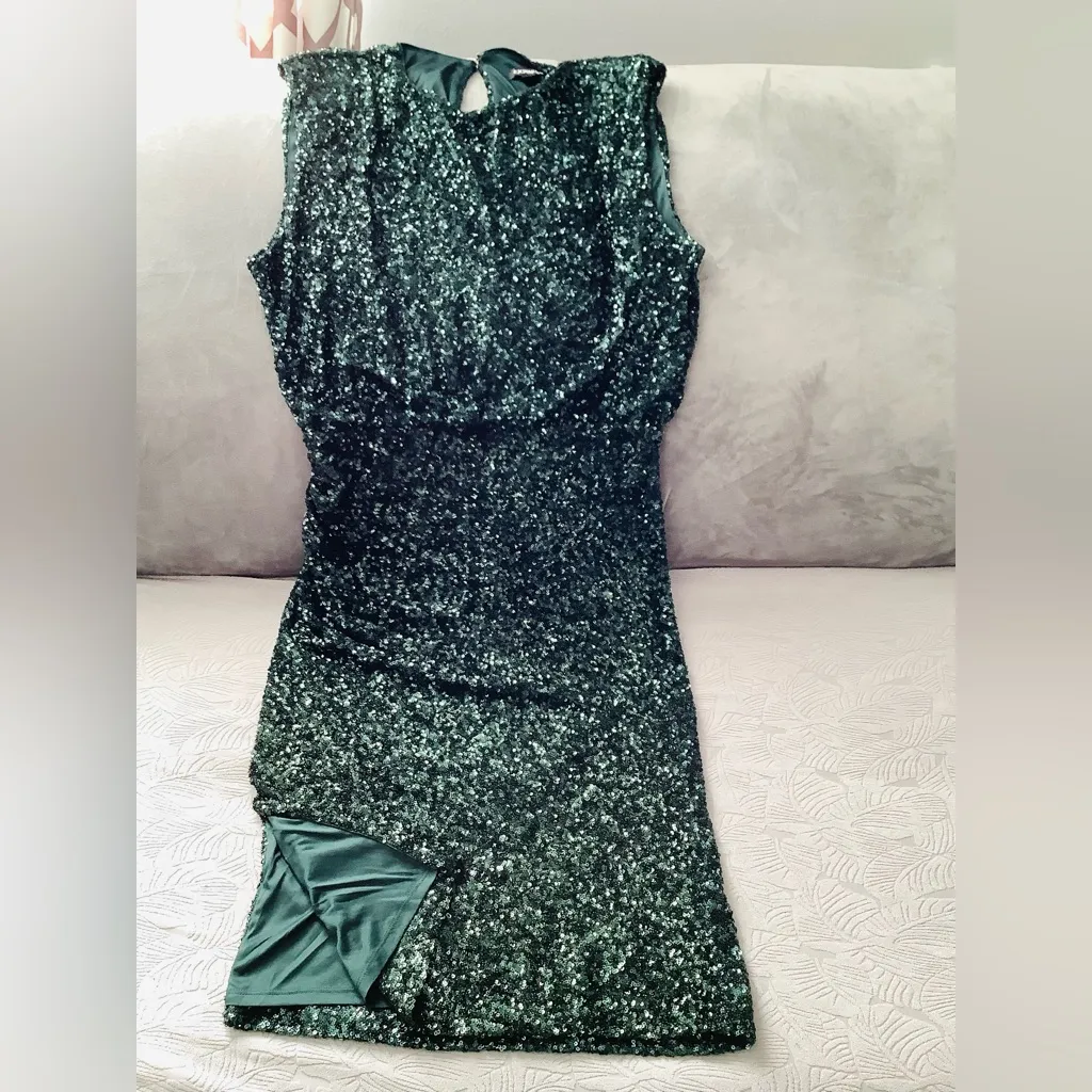Gorgeous sequined midi dress 🔥LIKE NEW! - Image 3