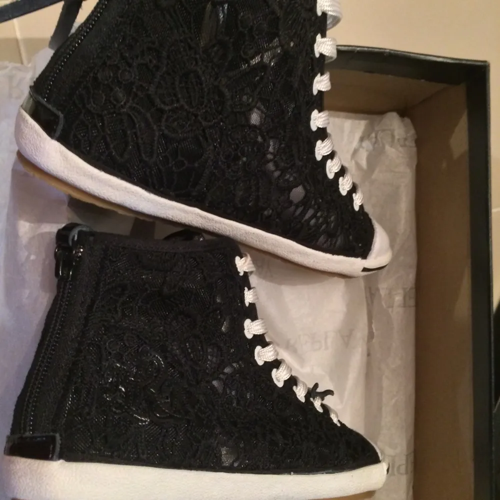 Replay women's size 35 EU mid hi top lace detail HIGHLAND zippered back sneaker Black - Image 4