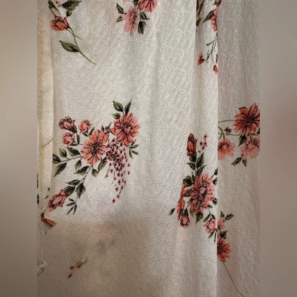 NWT Rewind Floral Print Women's Top - Cream and Pink - Image 5