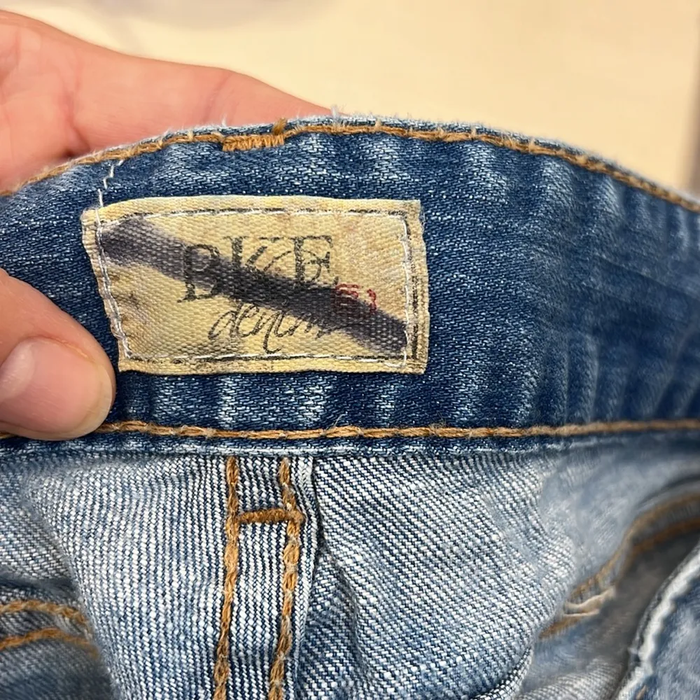 BKE Blue Flare Wide Leg Jeans with Classic Denim Style size 32x29 1/2. - Image 7