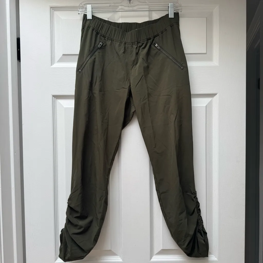 Athleta Aspire Ankle Pant in Olive, size 4 - Image 2