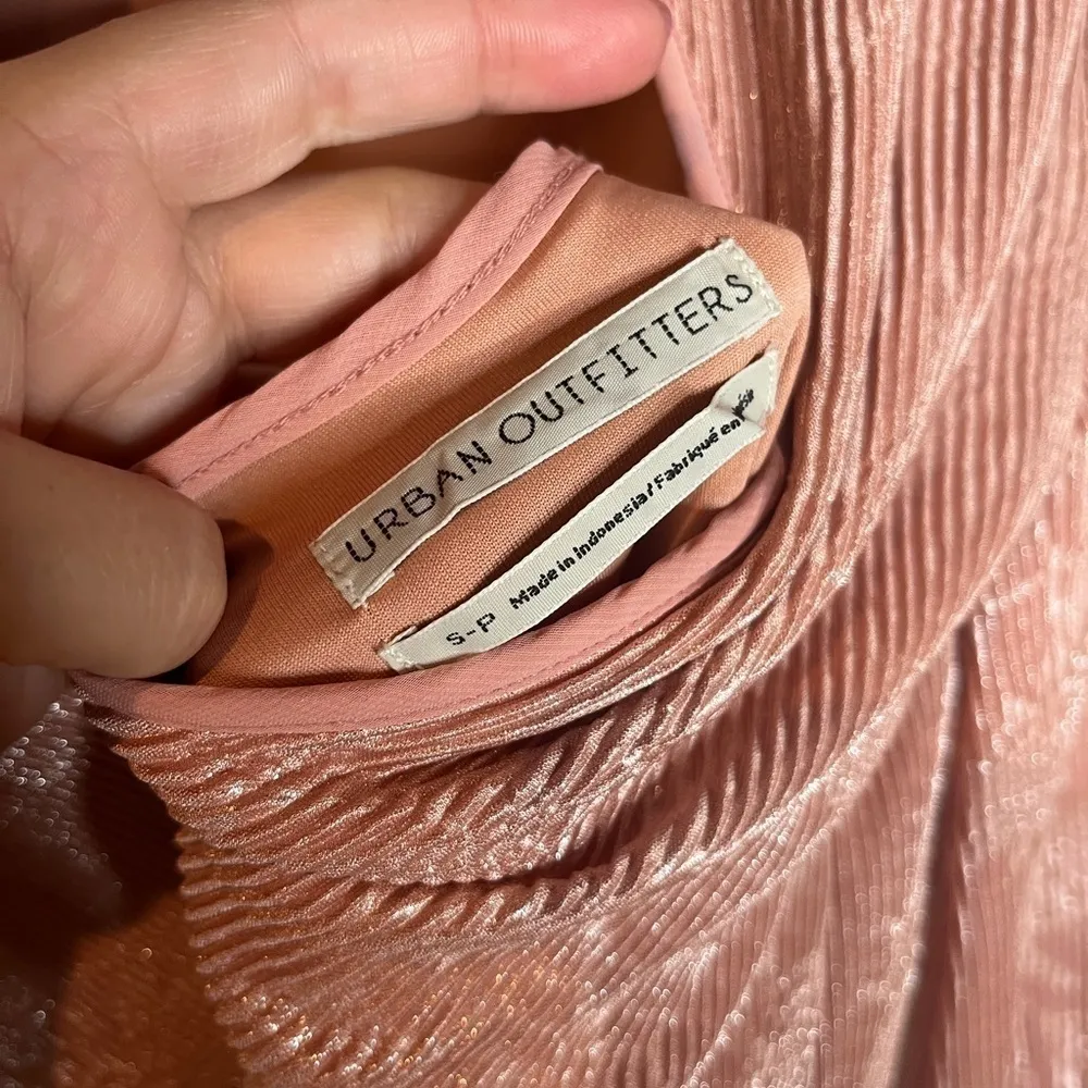 Urban Outfitters Mary Kate pink floral pleated open back shift dress - Image 6