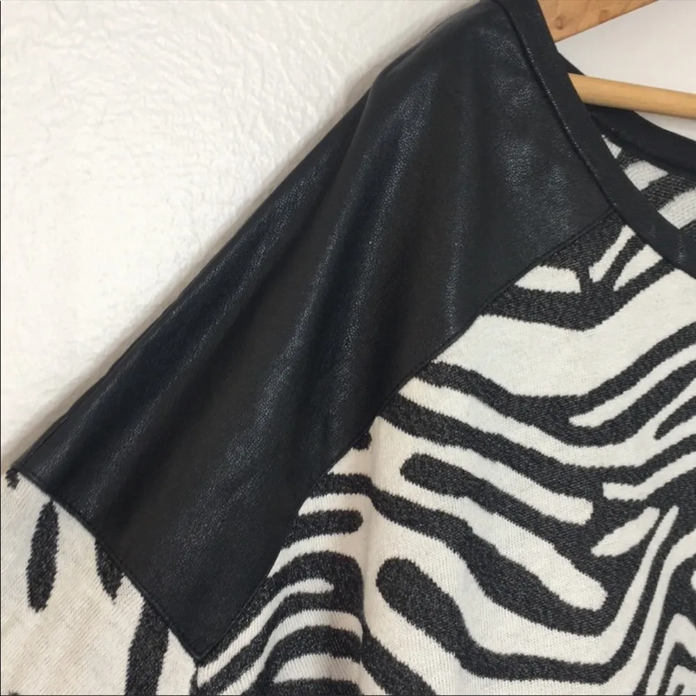 NWOT Trouve Zebra Print Knit Sweater Black - Image 3