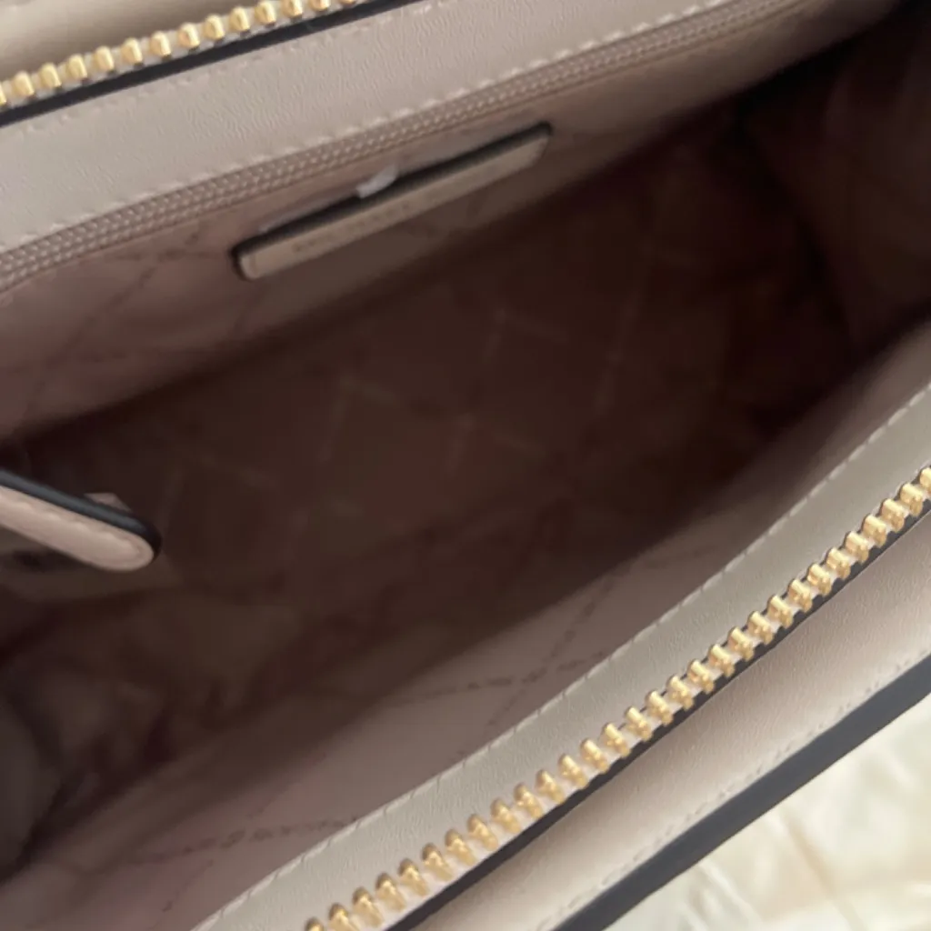 Michael Kors, leather handbag, medium size new with tags - Image 3