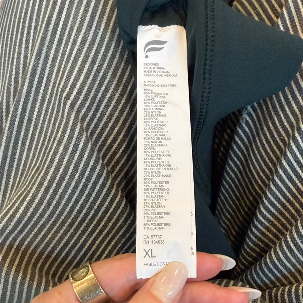 Fabletics Black Twist Halter Bralette size XL forest green - Image 4