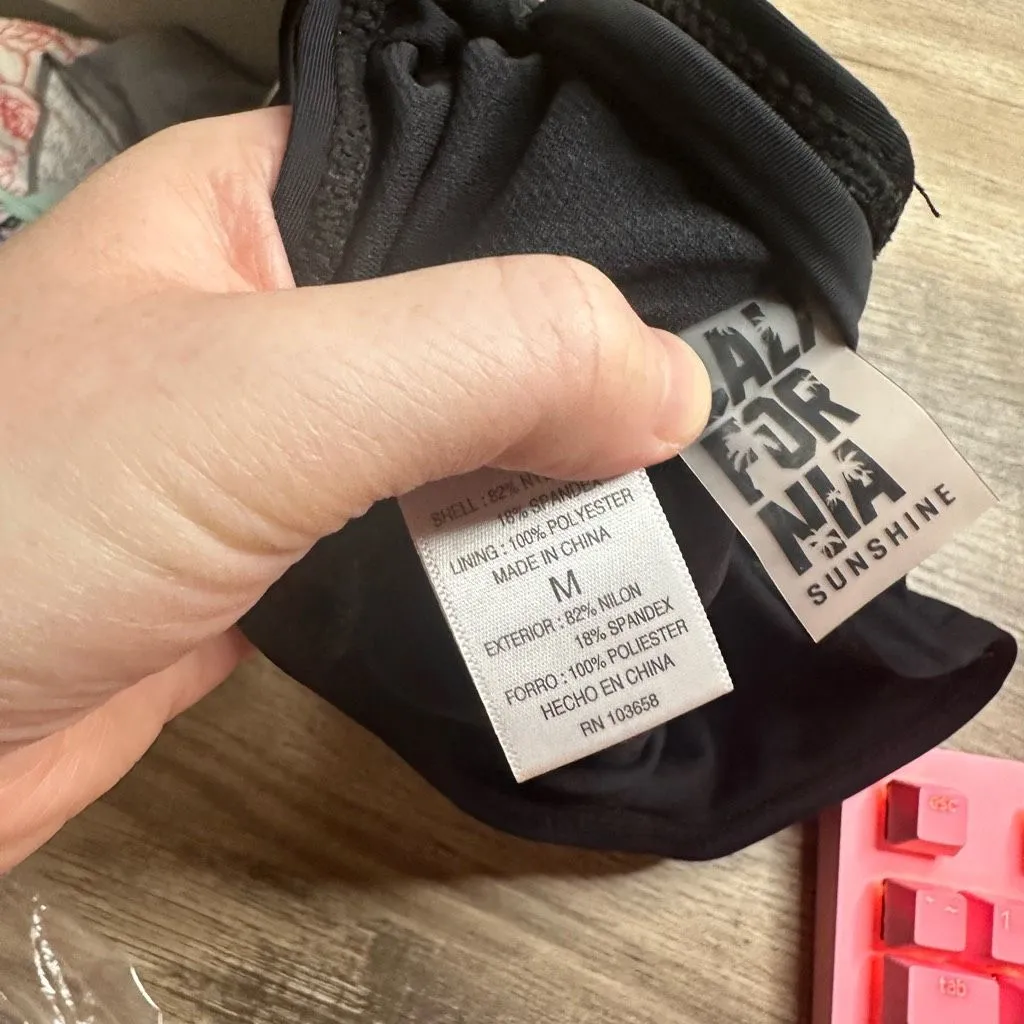 California Sunshine Women’s Medium Embroidered Unpadded Swim Top - Image 4