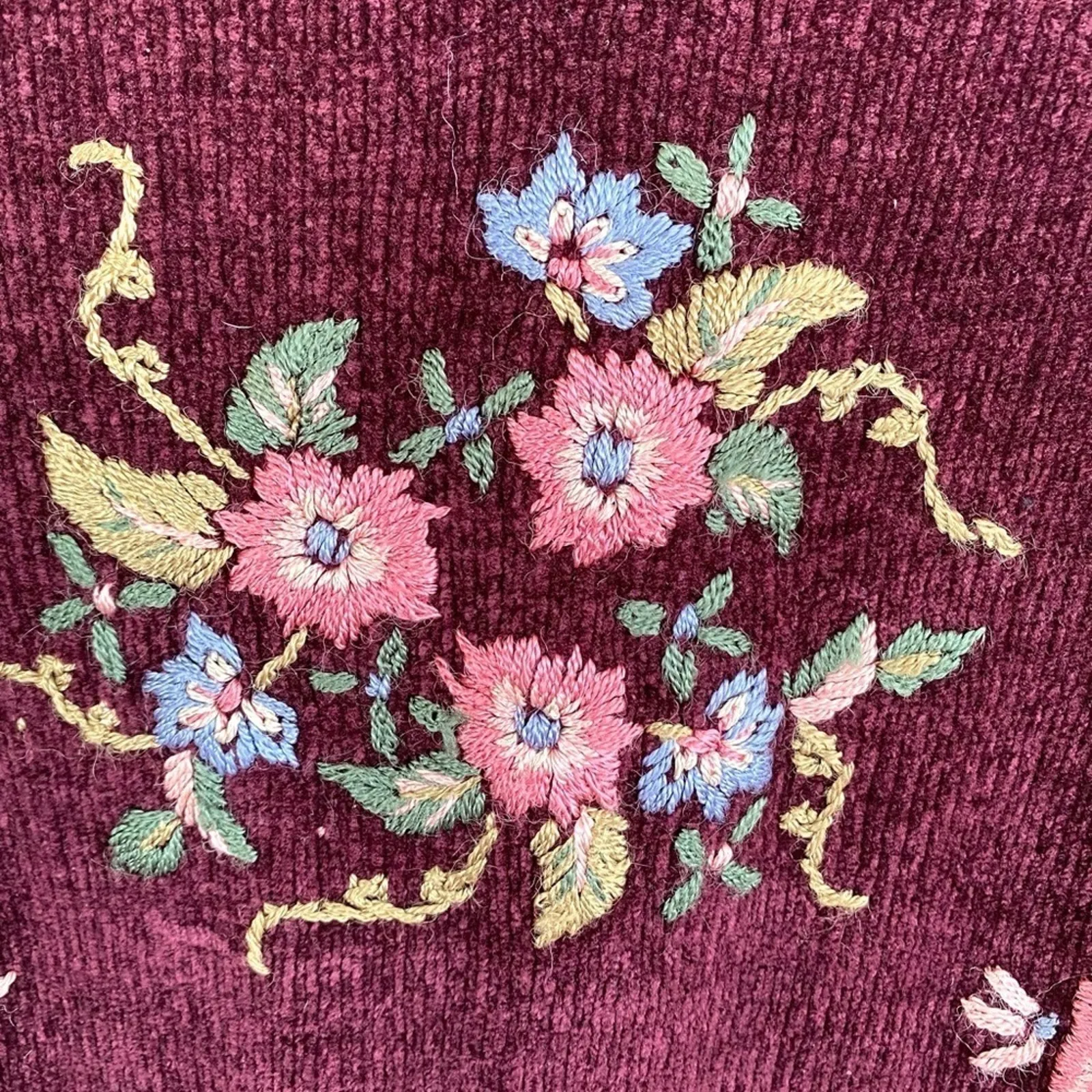 Vintage Chenille Floral Embroidered Coastal Grandmother Garden Tapestry Sweater Red - Image 2