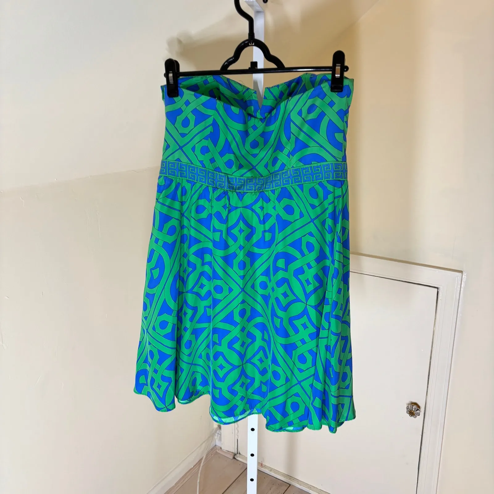 Alice & Trixie EUC Women's Green Blue Silk Strapless Geo Print Dress Size M - Image 5
