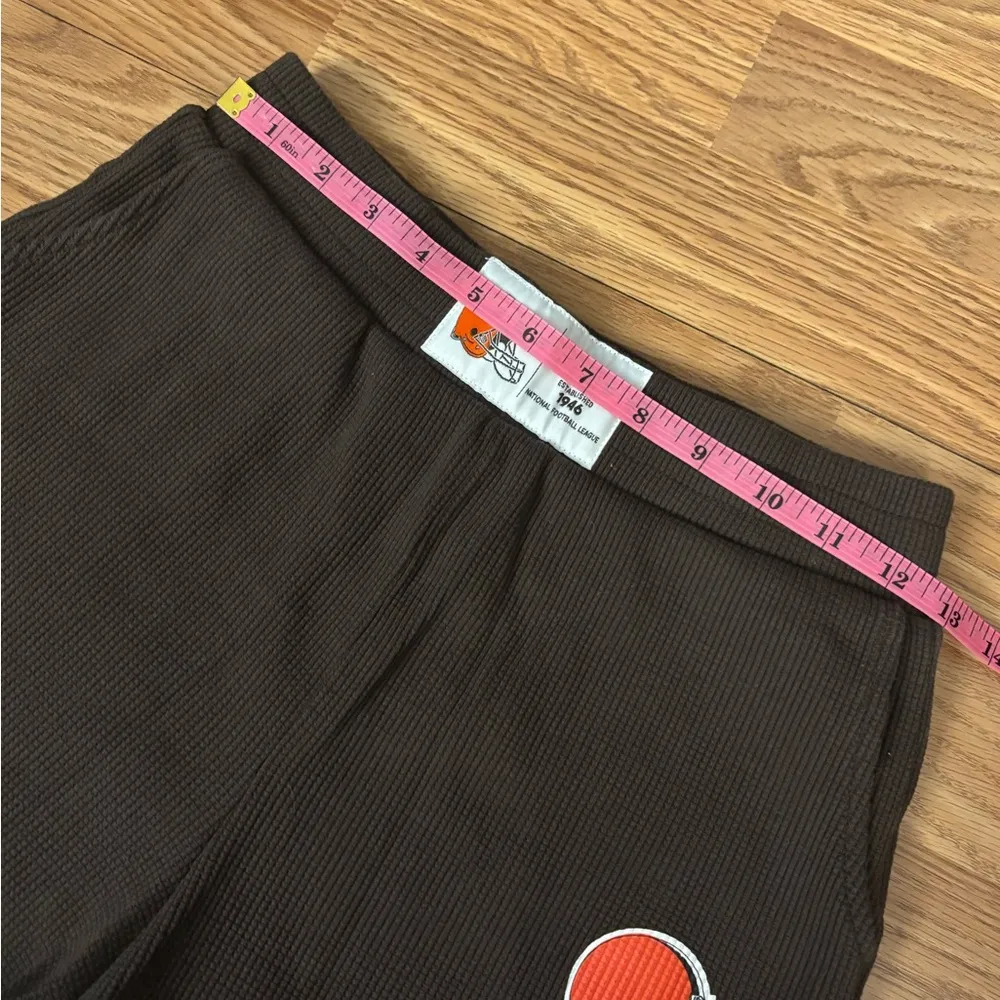 Cleveland Browns Shorts Size XS - Image 8
