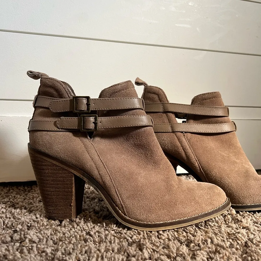 Nine West Heeled booties - Image 4