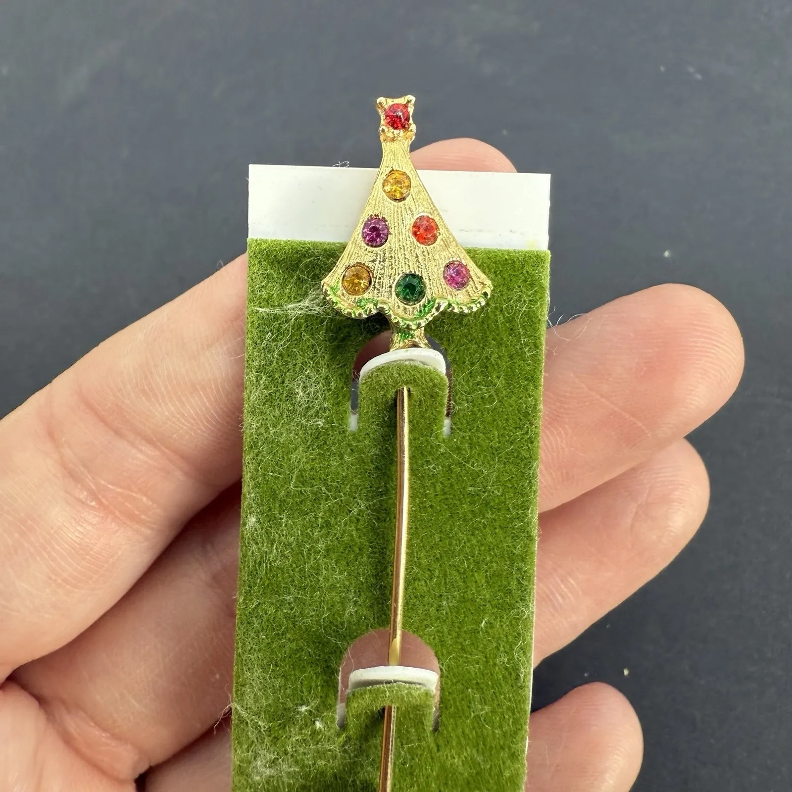 Gold Tone Christmas Tree Stick Pin W/ Colorful Stones. Accessories. Used. - Image 2