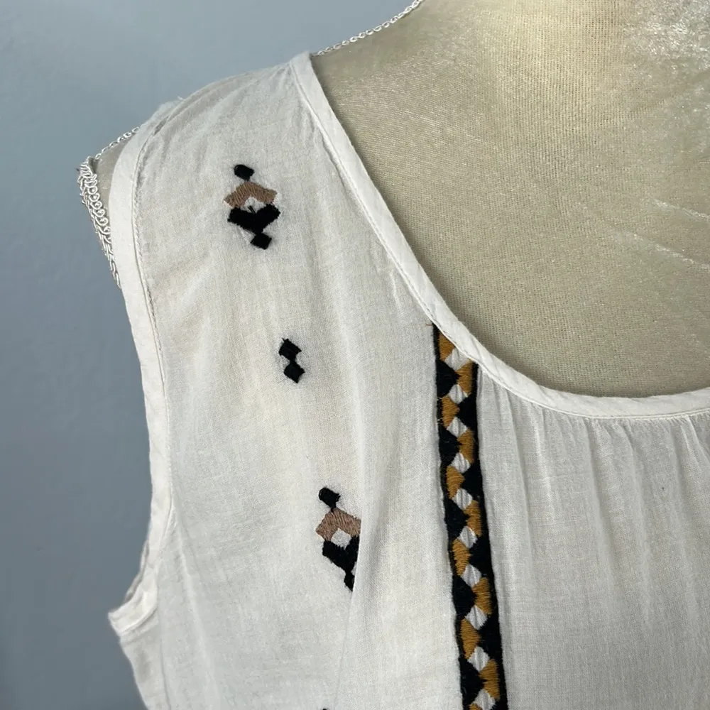 World market • embroidered peplum tank top Size undefined - Image 84