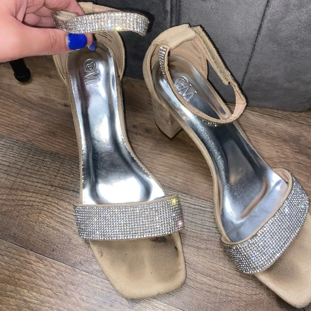 C/MEO COLLECTIVE Beige Silver Sparkly Heels - Image 2
