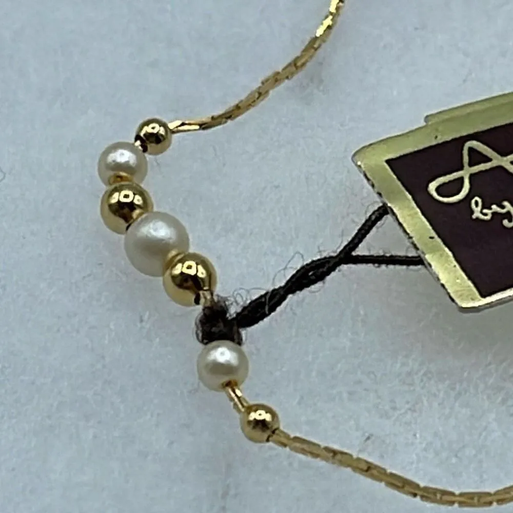 NWT Vintage Accents by Hallmark delicate gold tone faux pearl bracelet. - Image 2