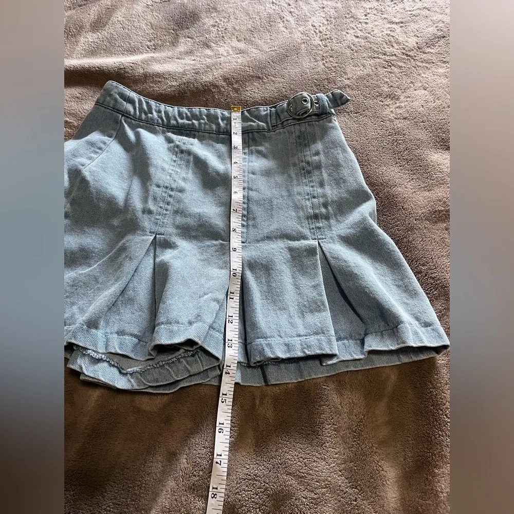 CALI 1850 Pleated Y2K High Rise Belted Denim Jean Skort Women’s Sz S EUC Blue - Image 8