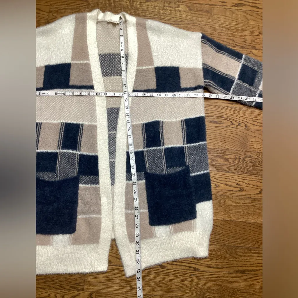 Hem & Thread Eyelash Cardigan. Size Large. Checkered Motif - Image 7