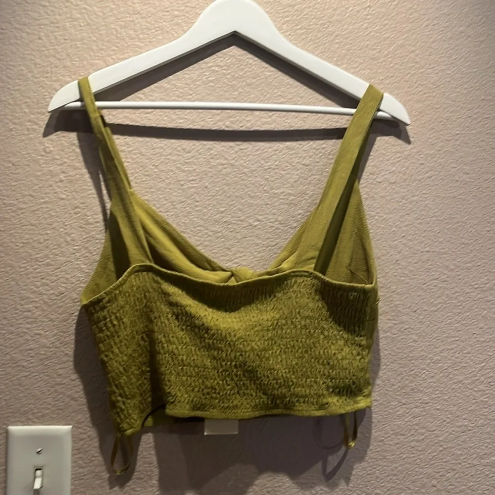 New Monteau Women’s Green Knot Tank Top Size Large Cropped NWT - Image 5