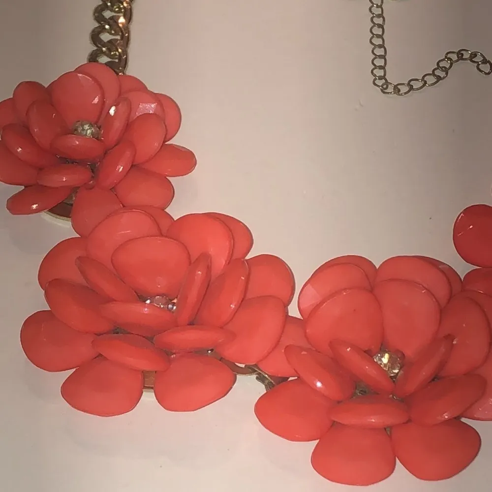 Huge Melon Pink Color Flower Silver Tone Boho Statement Necklace - Image 2