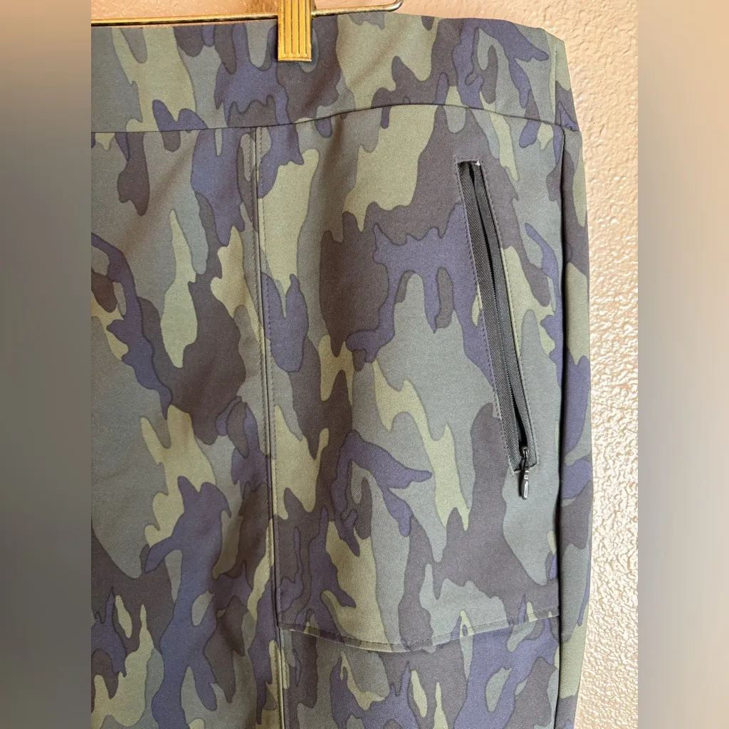 Lane Bryant Women's Green High Rise On-The-Go Camo Slim Ankle Pants Size 24 - Image 2