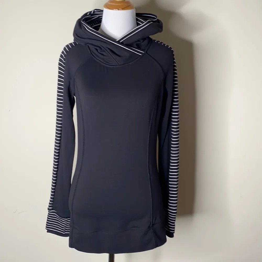 Lululemon Parallel Stiped Black and White Think Fast Hoodie - Image 2