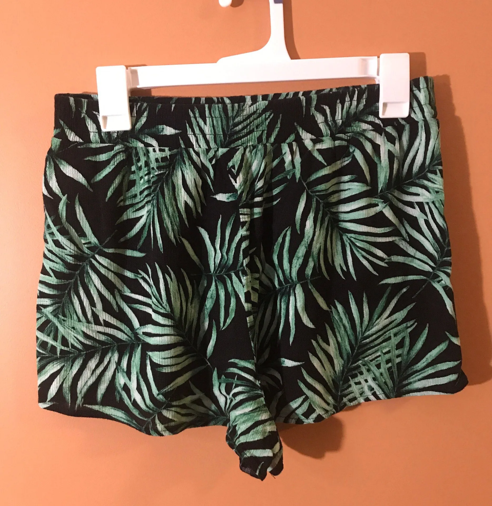 Forever 21 Palm Leaf Shorts - Image 2