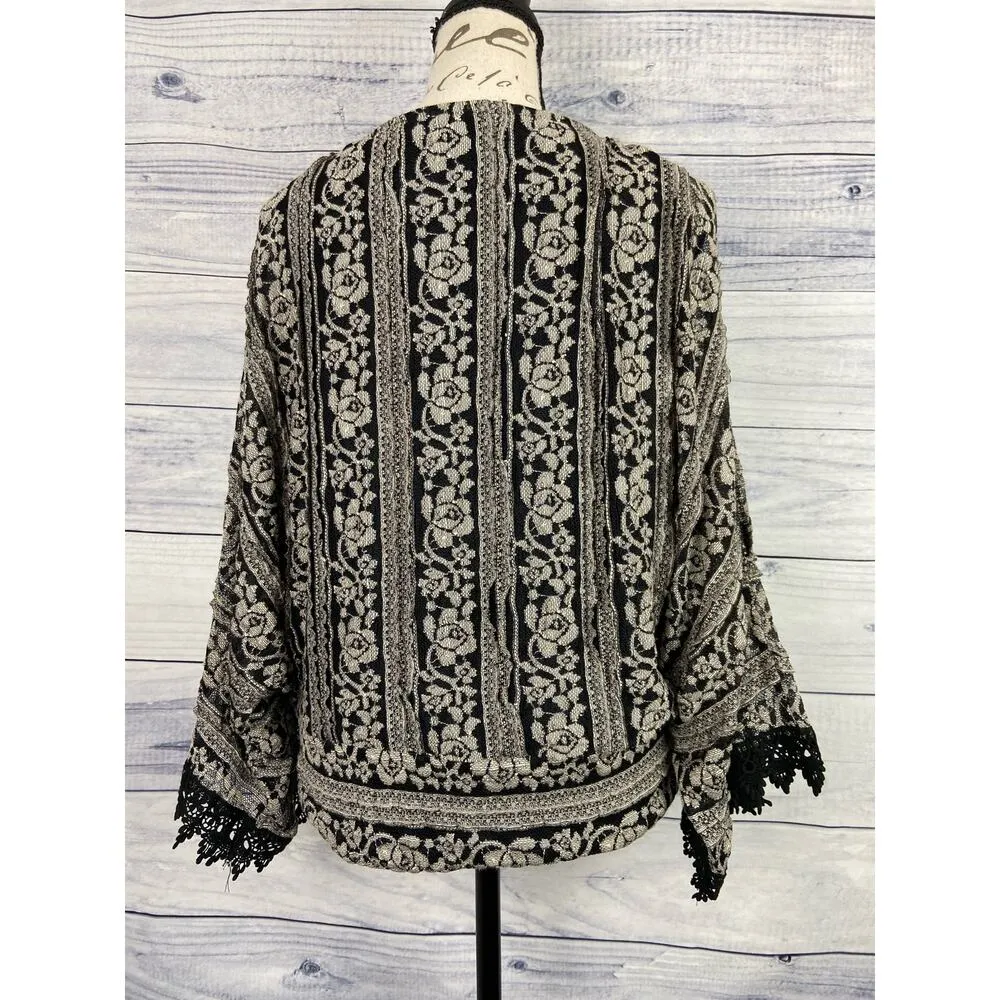 A'reve Floral Dolman Kimono Sleeve Top Women Size M Lace Ruffle Lined Mix Media Black Size M - Image 3