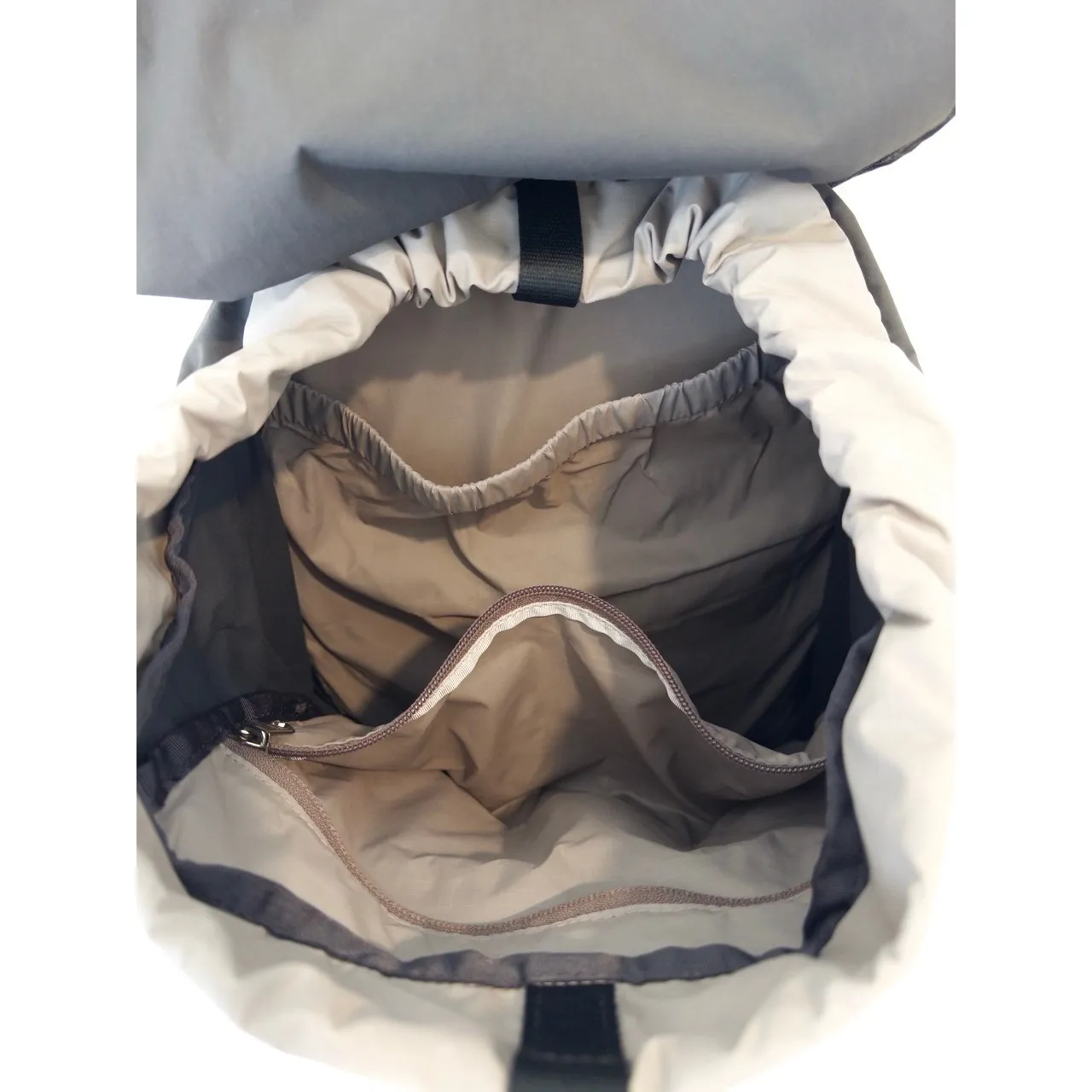 Bellroy Cinch 20L Lightweight Backpack in Charcoal Grey, EUC Gray - Image 6