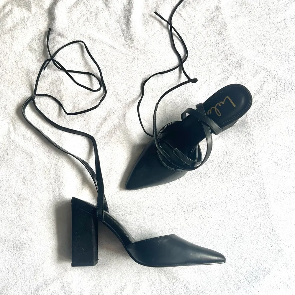 lulus lace up black pump heels - Image 3