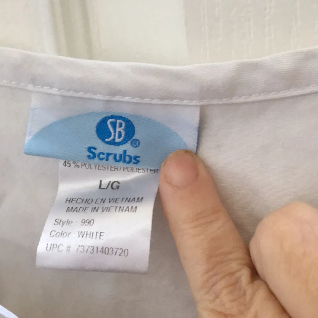 FINAL MARKDOWN Ladies sb scrub top large White - Image 5