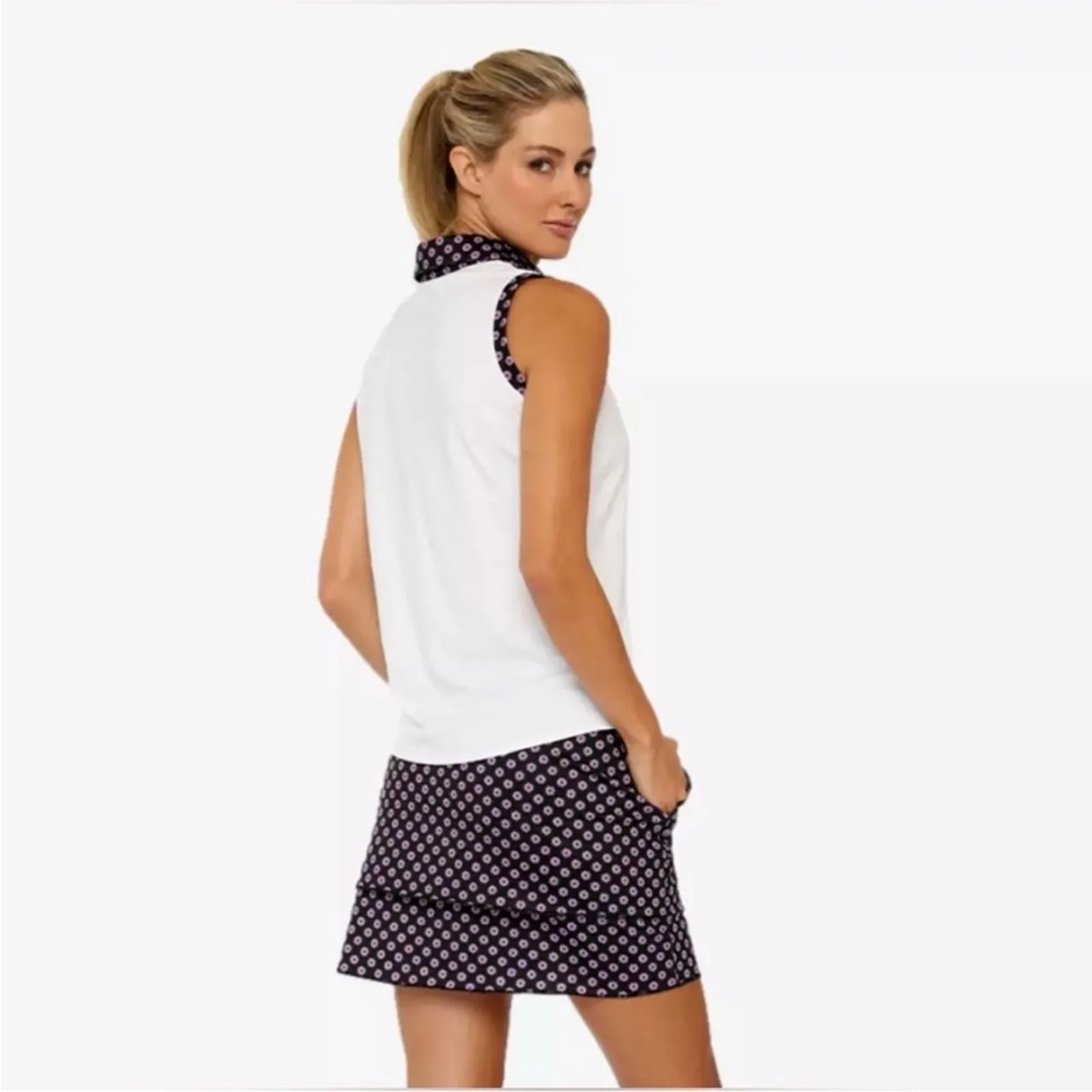 Belyn Key Floral Golf Skort Small Navy Purple Tiered Stretch Pull - Image 2